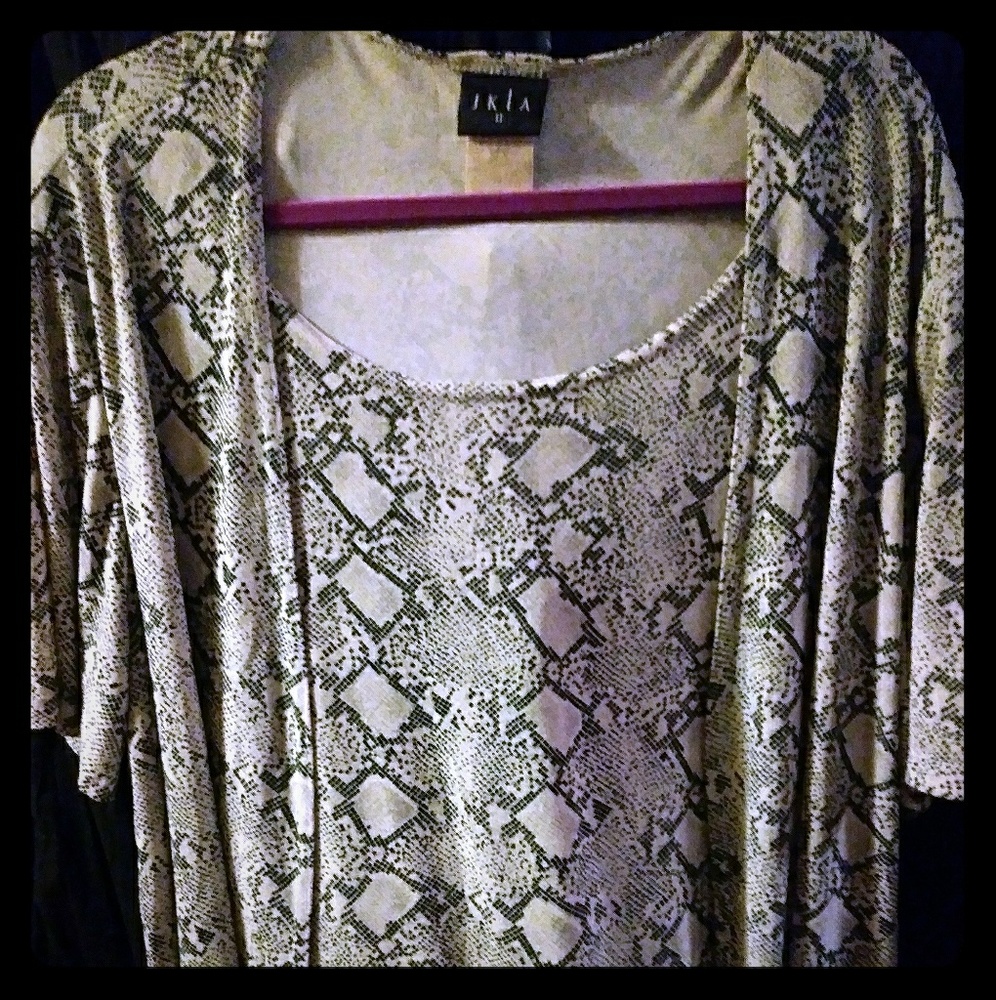 2fer snake print shirt